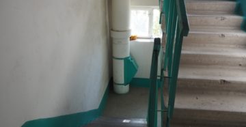 Если пахнет канализацией в подъезде куда обращаться